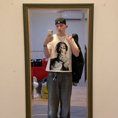 suomen työttömin jätkä ja kutosdivarin cantona. striimaan kans https://t.co/hOBhCp2dUM