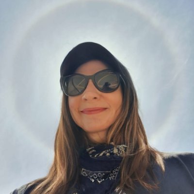 Progresista. Soy la hermana melliza de Pecheloko. No soy 420.
#ProgresistaSigueProgresista #SigamonosLosBuenos