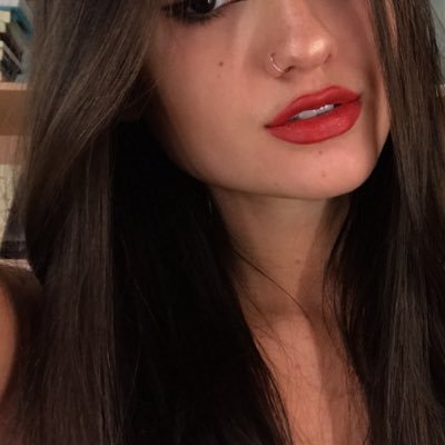 dumbforchloe's profile picture. financial super-villain. ★