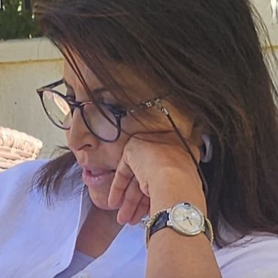 اول رئيسة تحرير لوكالة انباء عربيه ..اعشق وطني .. فلسفتي في الحياة ..لا يصح الا الصحيح ، وربنا يمهل ولا يهمل.