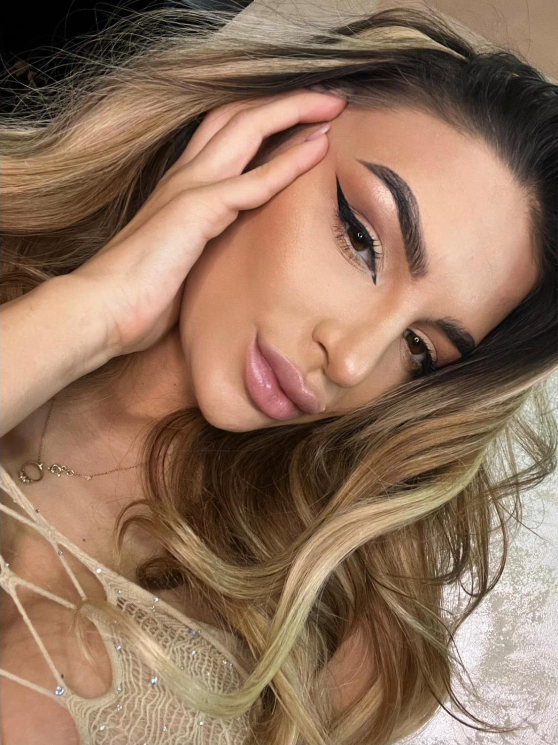 Stasia_Sanchez5's profile picture. helloww 🤗 this is my secondary account that I don't use , I'd like to speak with u on my main @AnaAnastassia