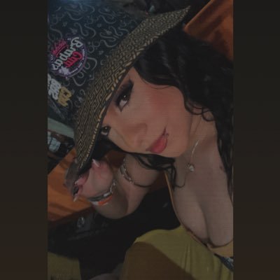 CristinnaLary's profile picture. Rj 🇧🇷 MAMÃE DO KAUÊ E DA SOSÔ 👩‍👧‍👦❤️ BRABA É NÓS 🅱️🎭 SOLTEIRA 🤪