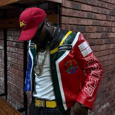 Mr_stunner001's profile picture. Funny.
Davido and Messi lover🥰❤️
30BG😈 Chelsea🥶💙
pushing P but if you want wahala I push V😂
