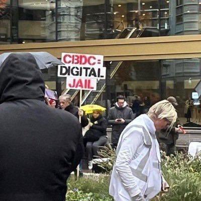 0x1lucas's profile picture. stay in the game long enough to get lucky. constant yield chaser(on and off chain)🪏