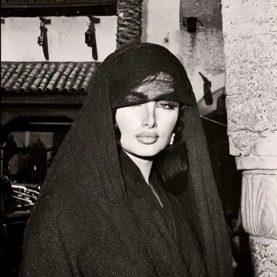 cee3o's profile picture. يجري بيَ الشِّعرُ مجرى الماءِ بالسّاقي