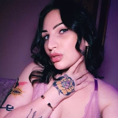 Artsy Vixen ✽
Curvy Tigress ✽ Psychedelic Seductress ✽
Alt Femme GFE Companion
Fetish Friendly ❈ Sensual Domme
pansexual ◈ cali sober ◈ vegan