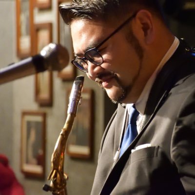 mthrsax's profile picture. @gentle_forest @epice_jazz @msswingdevils 他。 幅狭く活動中。古き良きものと、景気いいものをよくやってます。カレーとサウナ。 スケジュール→ https://t.co/W63BWLFaGv 舞台→「ビートルジュース」「SPY×FAMILY」「サムシング・ロッテン」and more