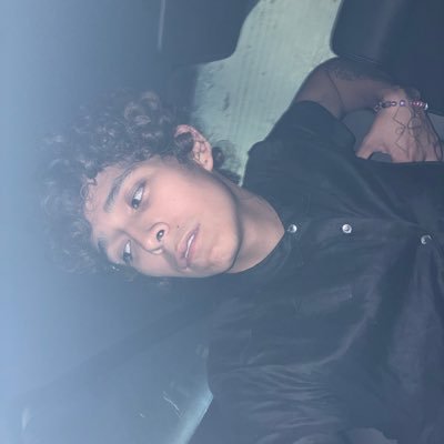 tshirtjeanboots's profile picture. 23 chicago ⚧️