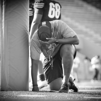 Campus Coordinator/Head Football Coach @AliefHastingsFB/ #It’sFREE #YacBoys|Now unto him who is able |ΚΑΨ ♦️♦️♦️| #DoItForTrey #LLT17 🕊