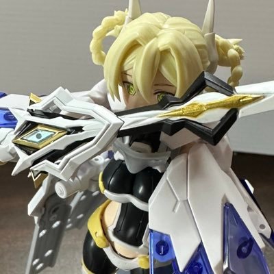 30MLメインで作ってます。たまに武器類だけ塗装しますが基本素組です。モンハンはF含む2ndG以降全て。ポケモンスケールワールド、MTG(スリヴァー)、アズレンあたりは時折反応します。