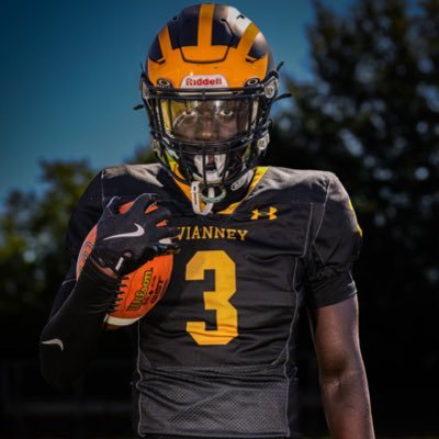 ZechariahOladi2's profile picture. |Class of 26’| WR/LB/DE🏈| 6'2|200| Saint John Vianney, NJ #3