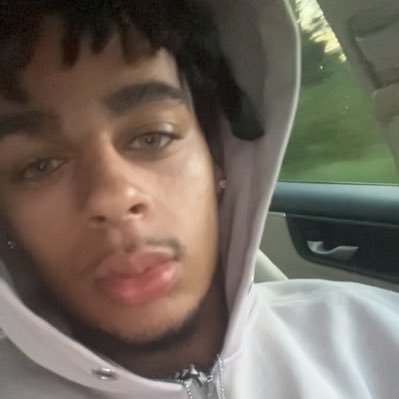 Tyfrmthe9's profile picture. 19🚶‍♂️919📍insta - tyyfrmthehill