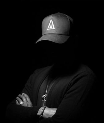 TweetsbyM15's profile picture. 