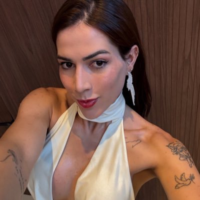 A blogueirinha que virou criadora de conteúdo adulto, todos meus links você encontra aqui: