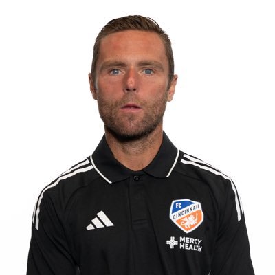UEFA PRO Licensed coach,B.S Health & Human Performance. 🇮🇪 working in U.S.A🇺🇸&🇩🇰.Previously coached in Iceland🇮🇸Norway🇳🇴& the Faroe Islands🇫🇴