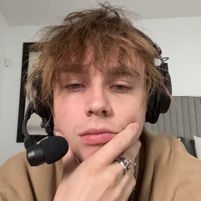streamer@probablynothing|gambling@toshibet| DMs @timedotfun|https://t.co/UNAVMCWo3P E Entertainment & Recreation @twitch.tv/ogshoots_