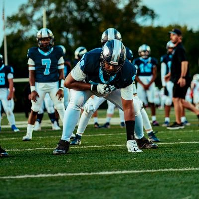 6’7.5 357lbs 84in wingspan | OT | Guilford high school | ‘26 | 3.4gpa | 2 sport athlete 🏈🏀| 1 division one offer |397lbs during season