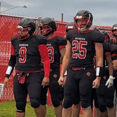 🏈🤼♂️|oxford hs ks| 5’8 220lb IOL/DE. c/o 2027 NCAA ID#2309112358 incline:225 squat:410 bench:245 clean:205 40 time:5.56