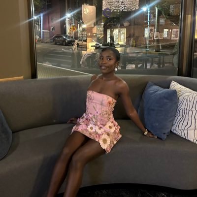 saribxby's profile picture. 