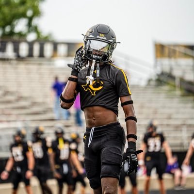 28' WR/DB(ATH)• 6'0 • 170lbs• Student Athlete~3.6 GPA • Crandall HighSchool~@coach_lewis43~Cell:469-537-3275