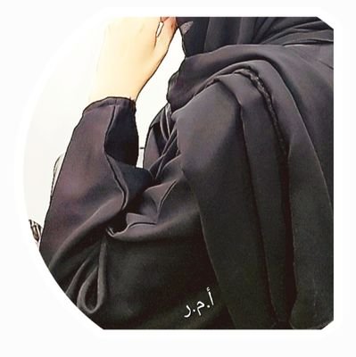 خلف ضحكاتي أحزان و صوت بكاء لا يتوقف بداخلي رواية لم تكتمل فصولها ،إرفع رأسك ستجدني أسكن السماء ولا أنحني!