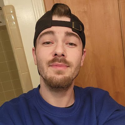 zacheryt32's profile picture. 
