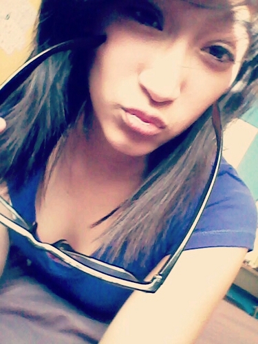 hi I'm Mari ^-^ follow i follow back 3