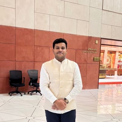 SayemR6's profile picture. शीलं परम भूषणम्  | Living in the moment.