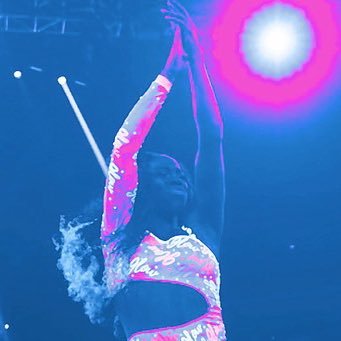 GlowliciousNyo's profile picture. 