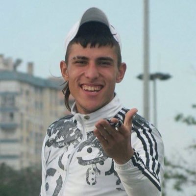 baalkeko's profile picture. Kürt. Esenyurt Örnek’te ikamet ederim. Yazın 3 aylığına Marmaris veya İzmir’e çalışmaya giderim. Kışın MOTOKURYE yazın turizm tesislerinde çalışırım. Amedspor.