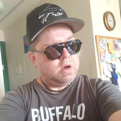 Award winning @Writingcom poet and blogger. MH advocate. 3x published poet. @jgmacleodauthor is a very fine person. #WritingCommunity #BillsMafia #LGM #NorbAF