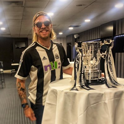 Graphic Designer, That long haired bloke who shouted at shops 📢📢 and is so lucky to be able to colour in flags and wave them to support the lads. @WorFlags