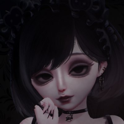 𝒽ℯ𝒶𝒹ℯ𝓇 : 𝓅ℴ𝓂𝓊 🤍真っ黒くろすけコーデが好きな人