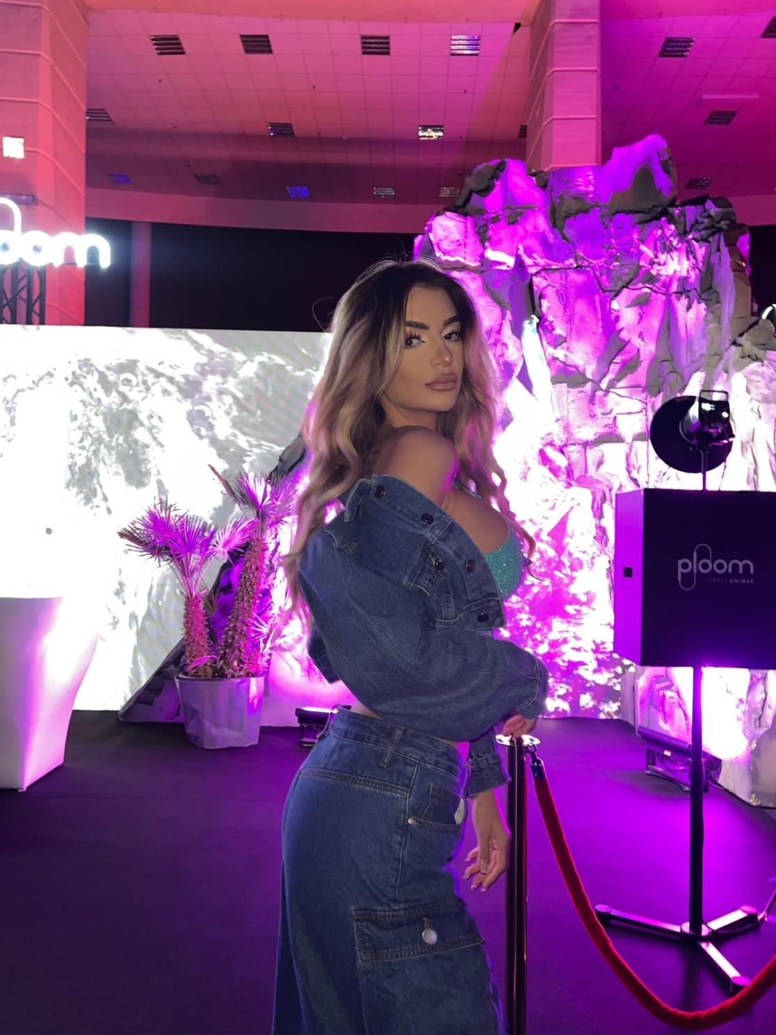 Ana_Powell0x's profile picture. hii 🤗 this is my small account that I don't use , I'd like to chat with u on my principal @ana_unplugged