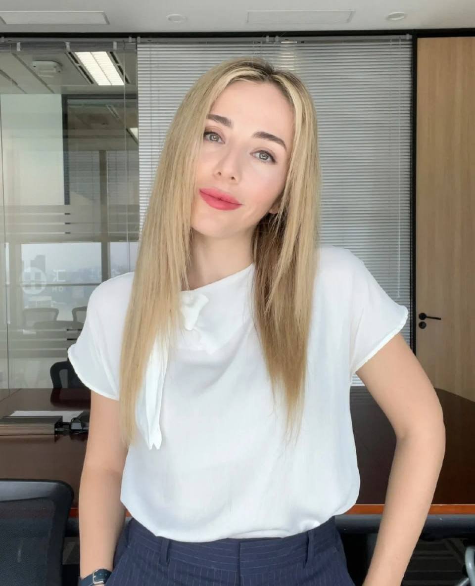 MurielSilv6912's profile picture. When it comes to love, women‍ are experts, and men are forever amateur ‍s.