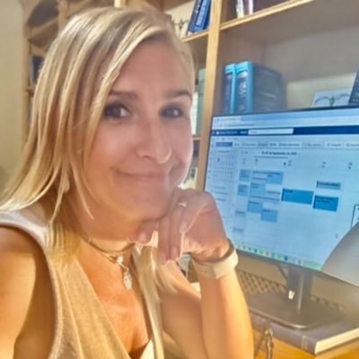 👩🏼💼⚖️ Abogada y jurista desde el 2001 👩🏼🏫 Profesora de derecho civil #UJI 💙Amor per la meua terra. Veritas veniet.