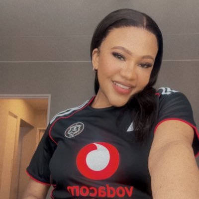 Psalm 46:10 🤍|| Elohim’s Girl 🤍|| Strategic Corp Comm Graduate 👩🎓 || Orlando Pirates Football Club Girlie 🏴☠️ PSG 🇫🇷 Liverpool 🔴