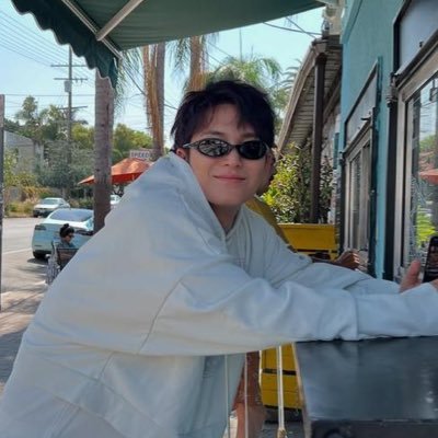 POTRAYED / 1997 — Born to be colorful and youth at the same time, your primadona boy. Belongs to 𝑪𝑨𝑹𝑨𝑻, 𝑴𝒊𝒏𝒈𝒚𝒖 𝒹𝑒 𝑲𝒊𝒎.