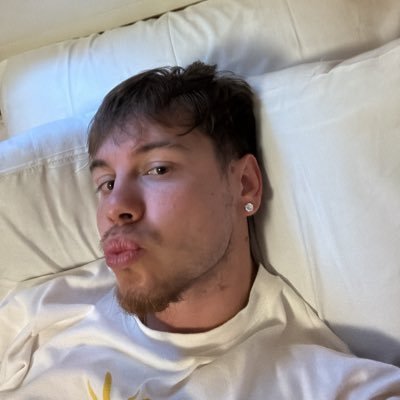 romanzanni's profile picture. 