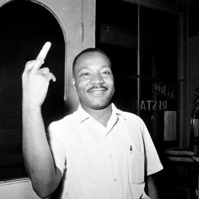 Yk_Schris's profile picture. I’m a realist