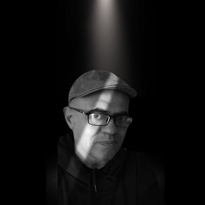 NihadJami's profile picture. dramaturge 📝 metteur en scène de théâtre 🎭