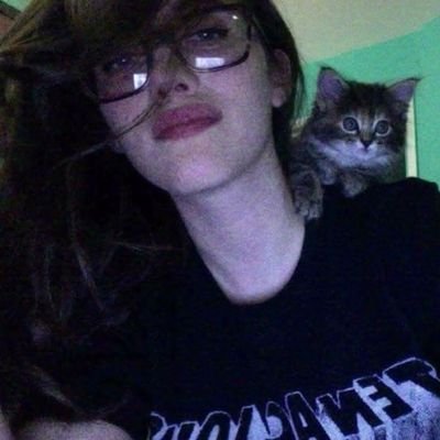 baghiaurat's profile picture. she/her 
21