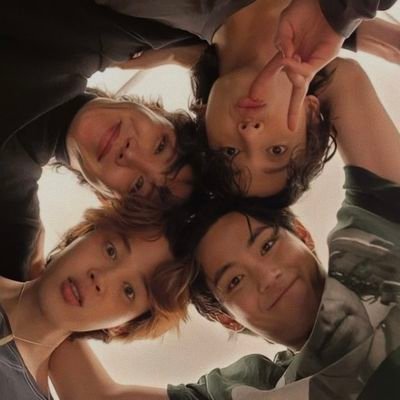 calmxup's profile picture. 