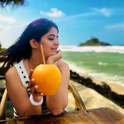 NukkadKiDukaan's profile picture. hold that thought, i’m zoned out // गरुड़ द्वार