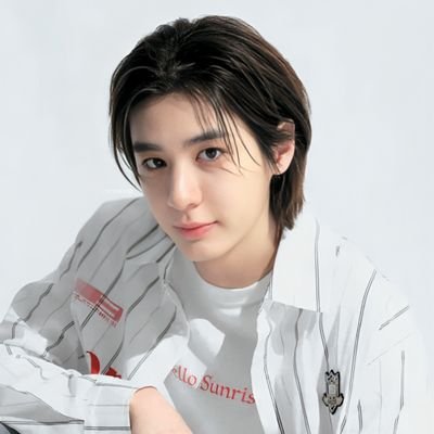 leehanjir's profile picture. an alien who went to earth for study human but accidentally be rockstar and can't leave BOYNEXTDOOR.