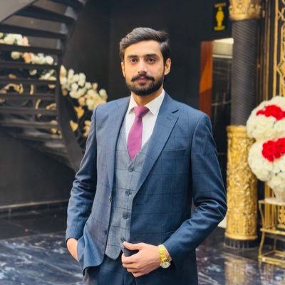 M0hsinbhatti1's profile picture. Living the dream 🌈
