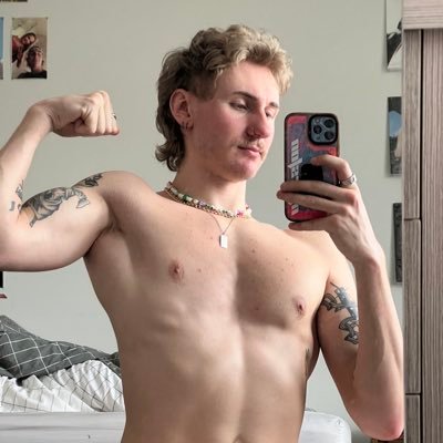 ……..Too gay to play it safe 🌈 | DM me if you can handle the heat 😈……..,single btw😌🧃
