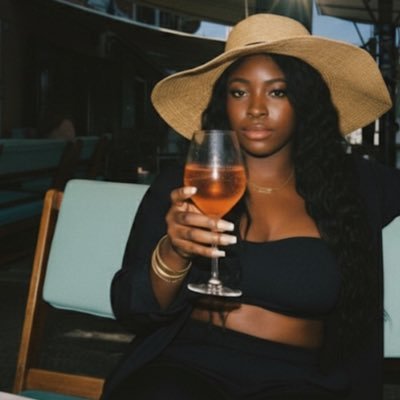 viancamireya's profile picture. Law girl by day, award-winning entertainment exec by night🥂 Vision Oasis Founder | PR Manager + Publicist @247LC 🇵🇦🇬🇭