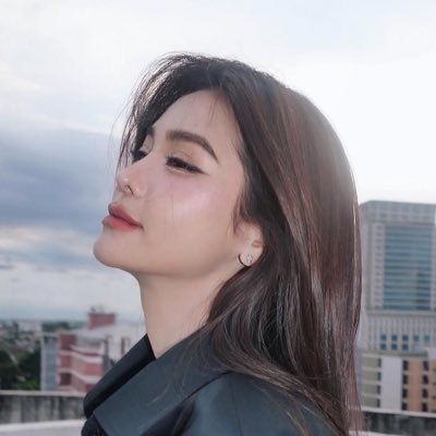 anaenglot45221's profile picture. 