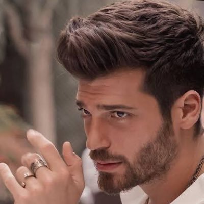 ادبگ واحترامگ قبل وجهك (ثلاثين من العمر تمضي والقادم اجمل)💕 🩵🌝 💔
